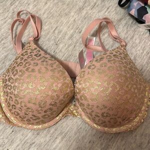NWT Victoria Secrets PINK Where Everywhere Push Up Bra